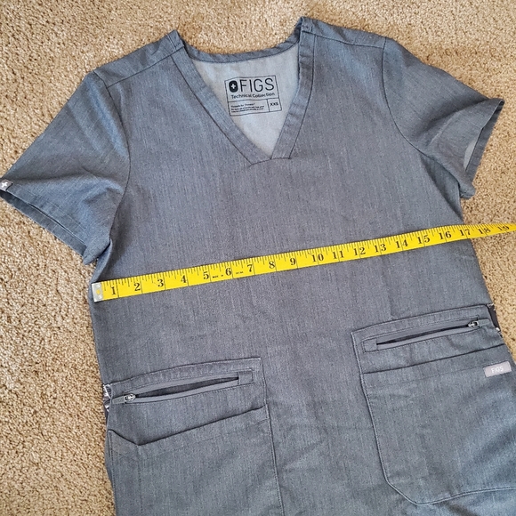 FIGS - Scrubs Top and Bottom Set - Picture 7 of 12
